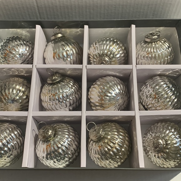 Martha Stewart Ornaments 12 Silver/ Gold Glass Embellished Christmas Ornaments - Picture 4 of 4